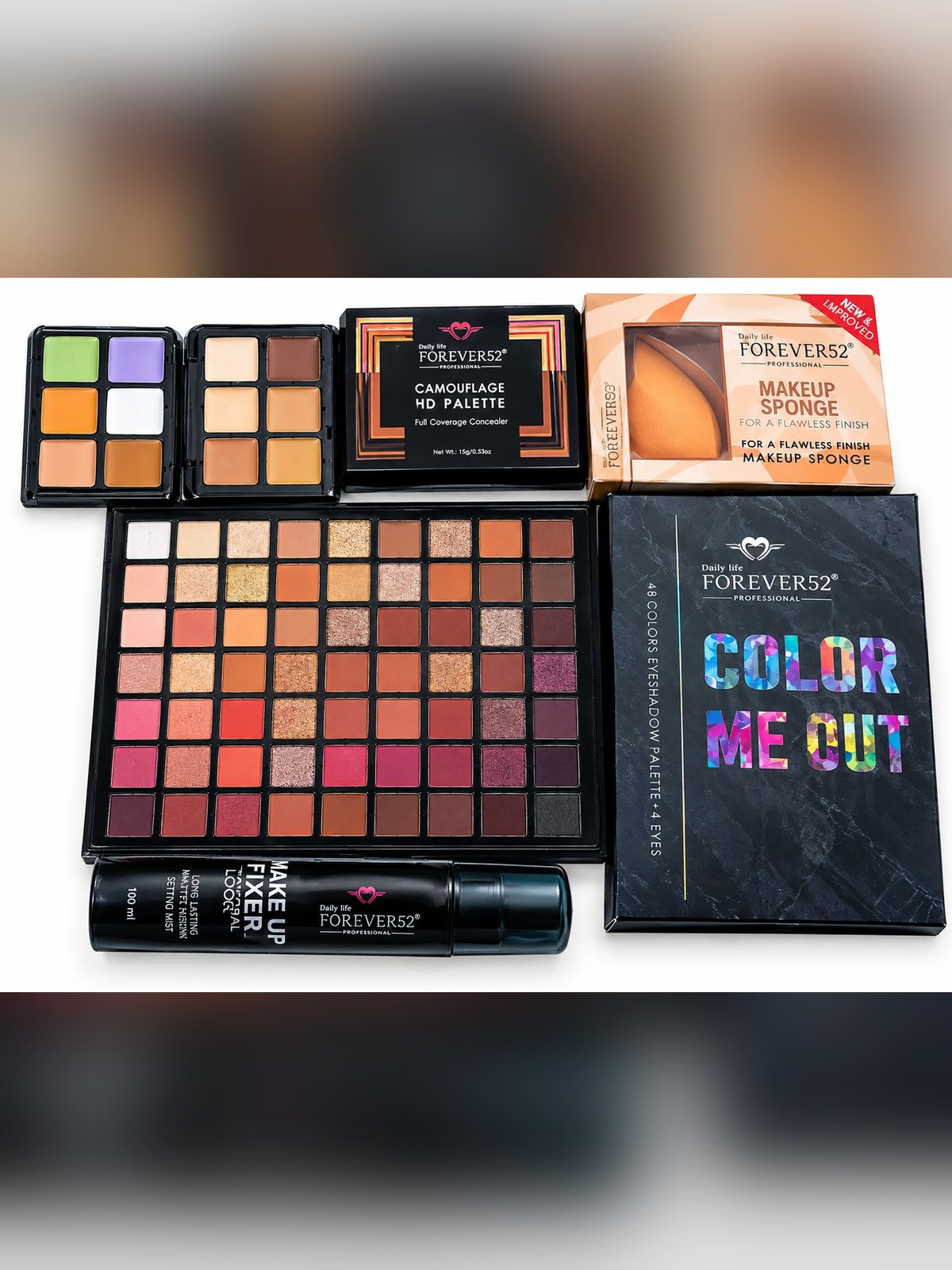 Color Me Out Eyeshadow & Sponge Kit
